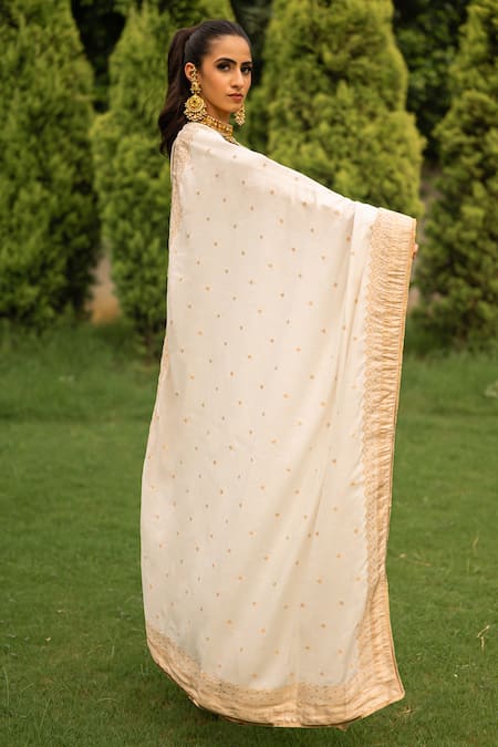 Safaa_White Velvet, Velour Beads, Zari, Embroidery, Lace Afiyah Woven Kurta Pant Set _Online_at_Aza_Fashions