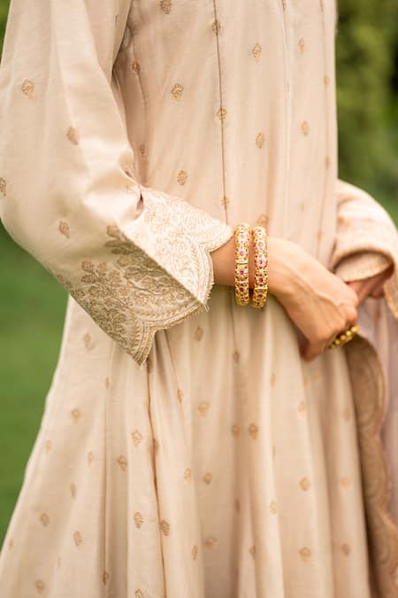 Safaa_Ivory Velvet, Silk Embroidery Round Azalea Floral Woven Pattern Anarkali Set _at_Aza_Fashions