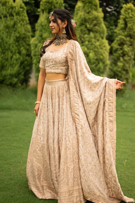 Safaa_White Velvet Lace, Zari, Embroidery Niloofer Floral Pattern Woven Lehenga Set _Online_at_Aza_Fashions