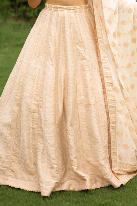 Safaa White Velvet, Silk Lace, Zari V-neck Parisa Stripe Pattern Woven Lehenga Set Online at Aza Fashions Safaa_White Velvet, Silk Lace, Zari V-neck Parisa Stripe Pattern Woven Lehenga Set _Online_at_Aza_Fashions