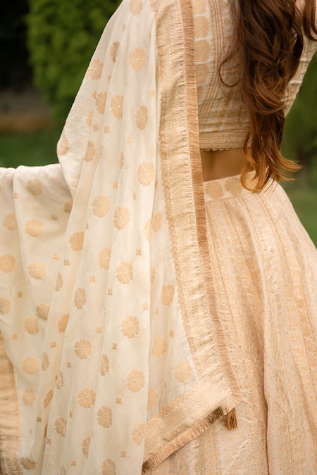 Buy Safaa White Velvet, Silk Lace, Zari V-neck Parisa Stripe Pattern Woven Lehenga Set Online at Aza Fashions Buy_Safaa_White Velvet, Silk Lace, Zari V-neck Parisa Stripe Pattern Woven Lehenga Set _Online_at_Aza_Fashions