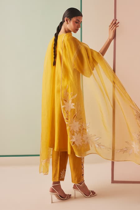 Chandrima Bloom Cut Work & Applique Dupatta 