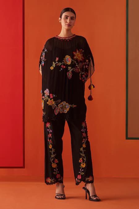 Chandrima Chanderi Flower Embroidered Tulip Pant 