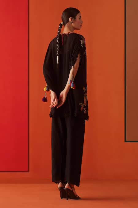 Chandrima Chanderi Flower Embroidered Tulip Pant 