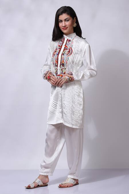 Sonali Gupta_White Silk Embroidered Floral Pintucked Tunic And Pant Set  _at_Aza_Fashions