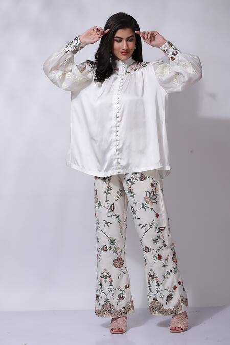 Shop_Sonali Gupta_White 50% Silk Embroidered Aari Turtle Shirt And Pant Set  _Online_at_Aza_Fashions