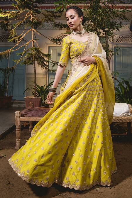 Buy_Surbhi Shah_Yellow Lehenga And Blouse Pure Spun Silk Embroidered Thread Floral Bridal Set _Online_at_Aza_Fashions