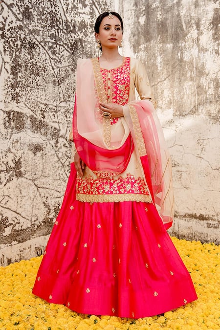 Pakistani Wedding Wear - Red Lehenga - Off White Dupatta Blouse | Pakistani  bridal wear, Red lehenga, Bridal wear