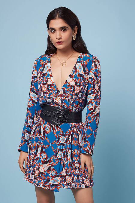 Senren By Eshana Raut Blue Crepe V-neck Geometric Print Blazer Dress Online at Aza Fashions Senren By Eshana Raut_Blue Crepe V-neck Geometric Print Blazer Dress _Online_at_Aza_Fashions