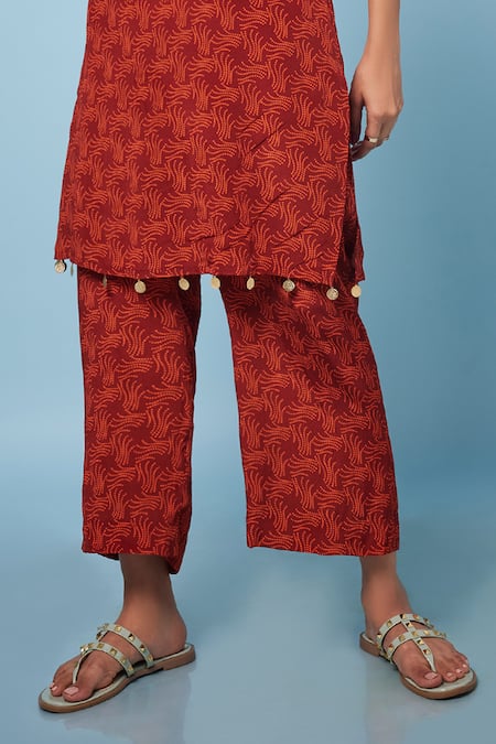 Senren By Eshana Raut_Red Crepe Embroidery Halter Neck Swirl Print Tunic And Pant Set _Online_at_Aza_Fashions