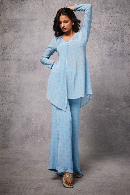 Senren By Eshana Raut_Blue Crepe V-neck Abstract Swirl Print Tunic And Pant Set _Online_at_Aza_Fashions