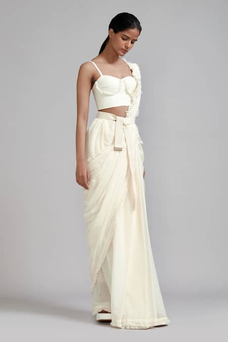 Buy MATI_1 Off White Cotton Fringed Border Saree Online at Aza Fashions Buy_MATI_1_Off White Cotton Fringed Border Saree _Online_at_Aza_Fashions