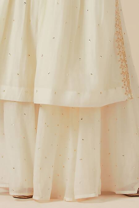 Buy_Ikshita Choudhary_White Chanderi Sequins Scoop Neck Work Anarkali And Pant Set_Online_at_Aza_Fashions
