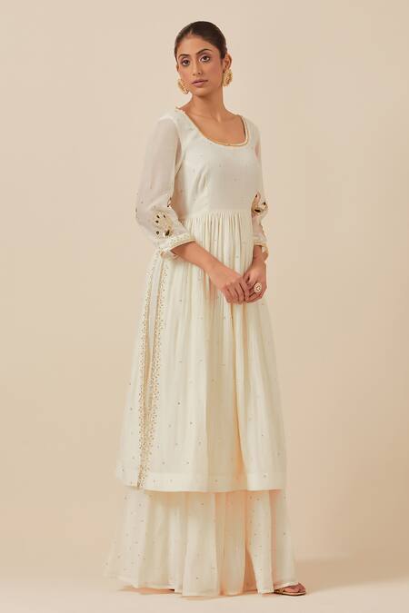 Ikshita Choudhary_White Chanderi Sequins Scoop Neck Work Anarkali And Pant Set_at_Aza_Fashions