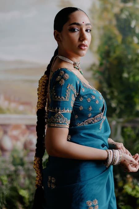 Jigar Mali Green Organza, Silk, Linen Cut Work, Embroidery Round Dori Saree And Blouse Set Online at Aza Fashions Jigar Mali_Green Organza, Silk, Linen Cut Work, Embroidery Round Dori Saree And Blouse Set _Online_at_Aza_Fashions