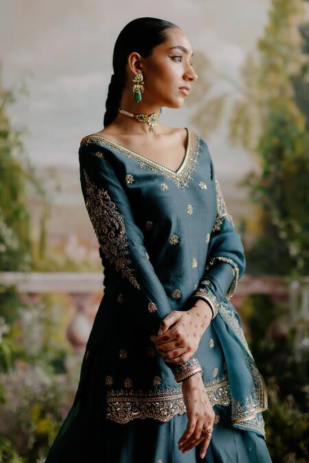 Buy_Jigar Mali_Green Chanderi, Organza Sequins, Embroidery, Beads V-neck Kurta Set_Online_at_Aza_Fashions