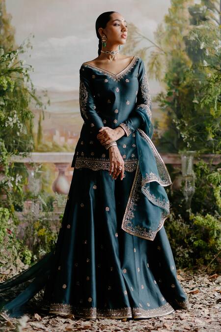 Shop_Jigar Mali_Green Chanderi, Organza Sequins, Embroidery, Beads V-neck Kurta Set_Online_at_Aza_Fashions