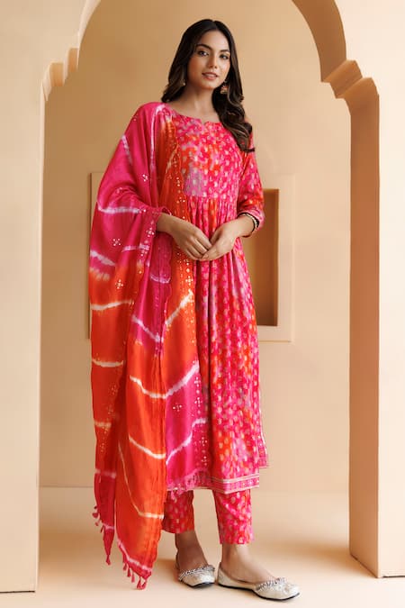 Buy_Geroo Jaipur_Pink Cotton, Rayon, Silk Embroidery Split V-neck Thread Work Kurta Pant Set_Online_at_Aza_Fashions