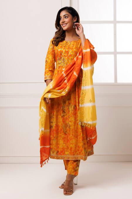 Geroo Jaipur_Yellow Cotton, Silk, Rayon Embroidery Split V-neck Kurta Pant Set _Online_at_Aza_Fashions