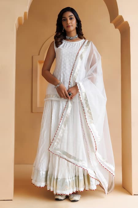 Geroo Jaipur White Kurta And Skirt Cotton Embroidery Floral Round Set 