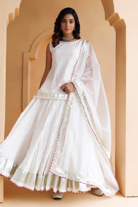 Geroo Jaipur_White Cotton, Organza Gota Patti, Embroidery Round Neck Floral Kurta Skirt Set _Online_at_Aza_Fashions