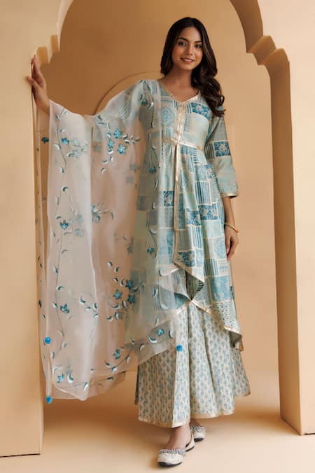 Buy_Geroo Jaipur_Blue Modal, Chanderi, Organza Embroidery, Sequins V-neck Border Kurta Pant Set _Online_at_Aza_Fashions