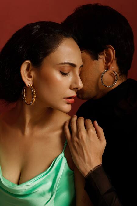 Trupti Mohta_Black Twigs Carved Balis _Online_at_Aza_Fashions