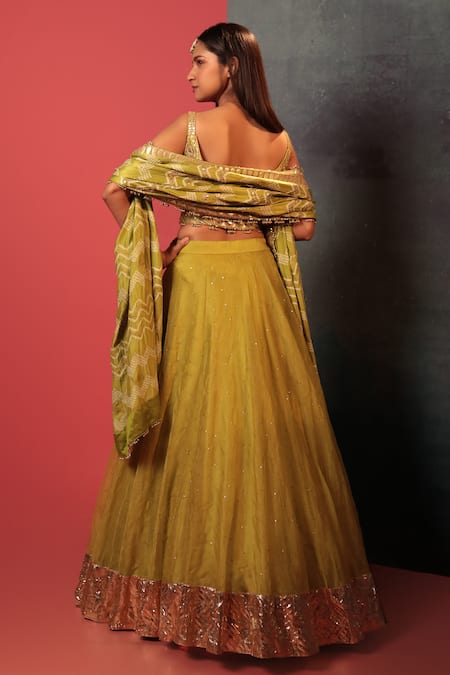 Shop Bandhani Green Silk, Organza Gota Patti Square Neck Embroidered Lehenga Blouse Set at Aza Fashions Shop_Bandhani_Green Silk, Organza Gota Patti Square Neck Embroidered Lehenga Blouse Set _at_Aza_Fashions