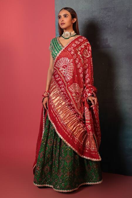 Zeel Clothing Women's Art Silk Embroidered Lehanga Choli and Dupatta set  (7001-New-Green-Wedding-Bridal-Sabyasachi_Free Size_Green & Yellow) :  Amazon.in: Fashion