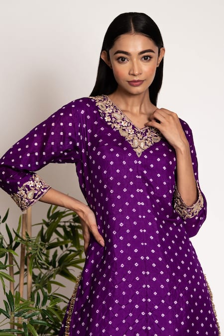 Bandhani_Purple Silk Gota Patti V-neck Bandhani Kurta With Patiala _Online_at_Aza_Fashions