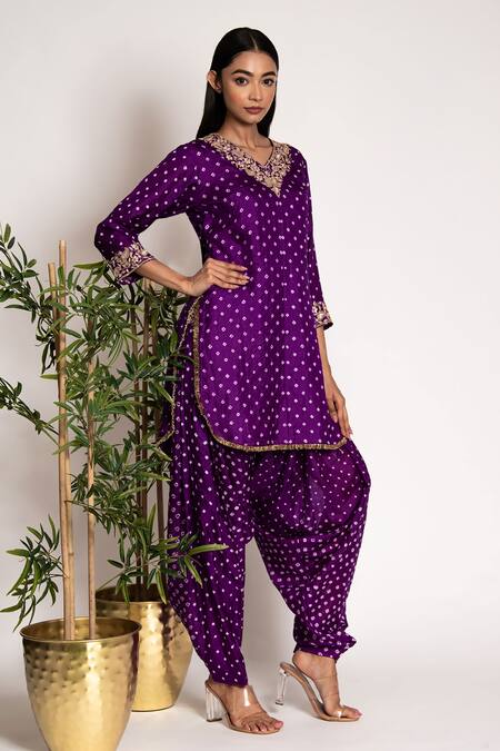 Buy_Bandhani_Purple Silk Gota Patti V-neck Bandhani Kurta With Patiala _Online_at_Aza_Fashions