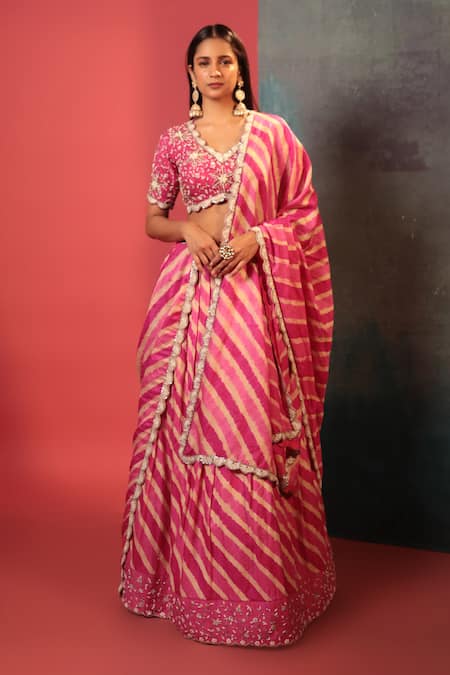 Bandhani_Pink Silk Embroidery V-neck Leheriya Pattern Bridal Lehenga Set _Online_at_Aza_Fashions