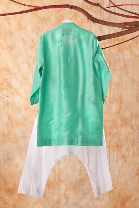 Shop Turqidz By Shweta Aggarwal Green Chanderi, Satin, Beads, 3d Flower Embroidered Kurta Set at Aza Fashions Shop_Turqidz By Shweta Aggarwal_Green Chanderi, Satin, Beads, 3d Flower Embroidered Kurta Set _at_Aza_Fashions