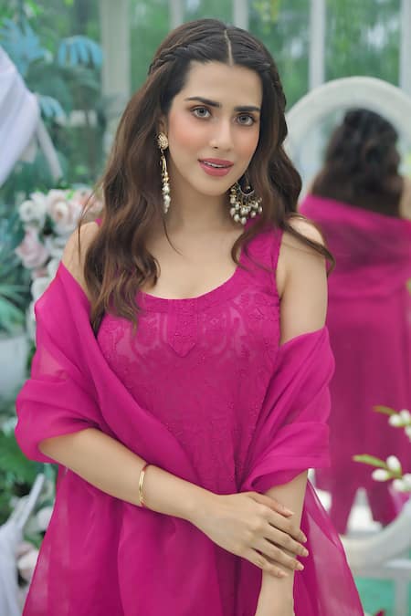 Buy_LABEL AISHWARYRIKA_Pink Georgette Embroidery Round Neck Floral Chikankari Kurta Set _Online_at_Aza_Fashions