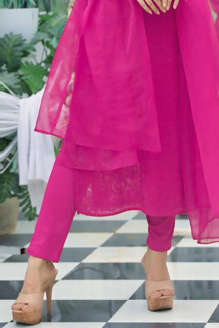 Shop_LABEL AISHWARYRIKA_Pink Georgette Embroidery Round Neck Floral Chikankari Kurta Set _Online_at_Aza_Fashions