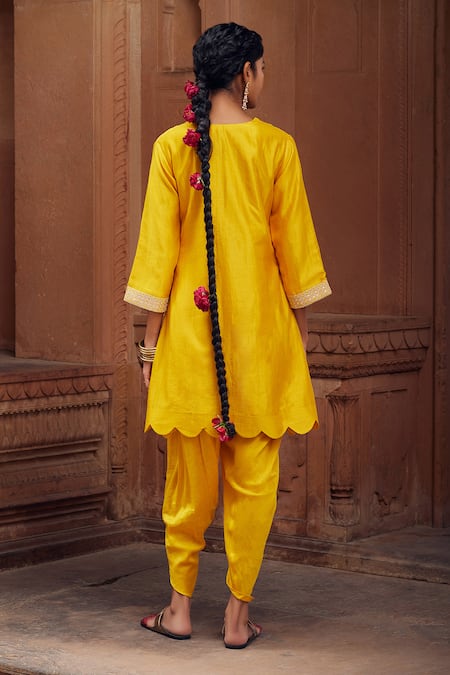 Shop Seema Nanda Yellow Chanderi Silk Embroidery Floral V Neck Dua Kurta Tulip Pant Set at Aza Fashions Shop_Seema Nanda_Yellow Chanderi Silk Embroidery Floral V Neck Dua Kurta Tulip Pant Set _at_Aza_Fashions