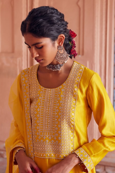 Seema Nanda Yellow Chanderi Silk Embellished Fida Embroidered Kurta Pant Set Online at Aza Fashions Seema Nanda_Yellow Chanderi Silk Embellished Fida Embroidered Kurta Pant Set _Online_at_Aza_Fashions