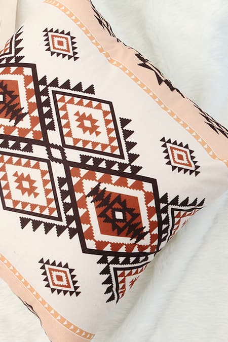 H2H White Cotton Satin Printed Aztec Cushion Cover Single Pc