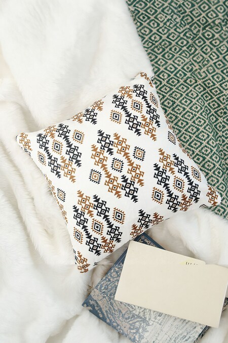 H2H White Cotton Satin Printed Aztec Cushion Cover Single Pc