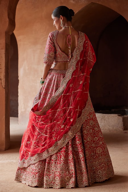 Red and Green Color Wedding lehenga | Indian bridal dress, Indian bridal  outfits, Wedding lehenga designs