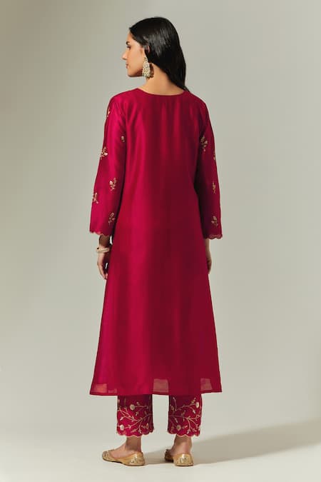 Shop Anantaa By Roohi Red Silk, Chanderi Embroidery Round Neck Kurta Set With Dupatta at Aza Fashions Shop_Anantaa By Roohi_Red Silk, Chanderi Embroidery Round Neck Kurta Set With Dupatta _at_Aza_Fashions