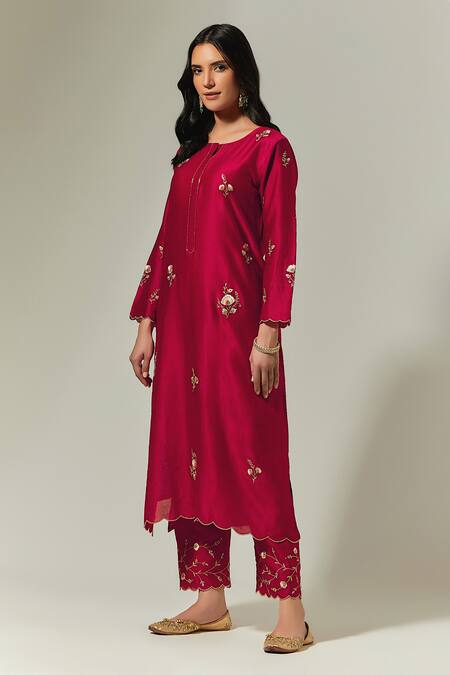 Buy Anantaa By Roohi Red Silk, Chanderi Embroidery Round Neck Kurta Set With Dupatta Online at Aza Fashions Buy_Anantaa By Roohi_Red Silk, Chanderi Embroidery Round Neck Kurta Set With Dupatta _Online_at_Aza_Fashions