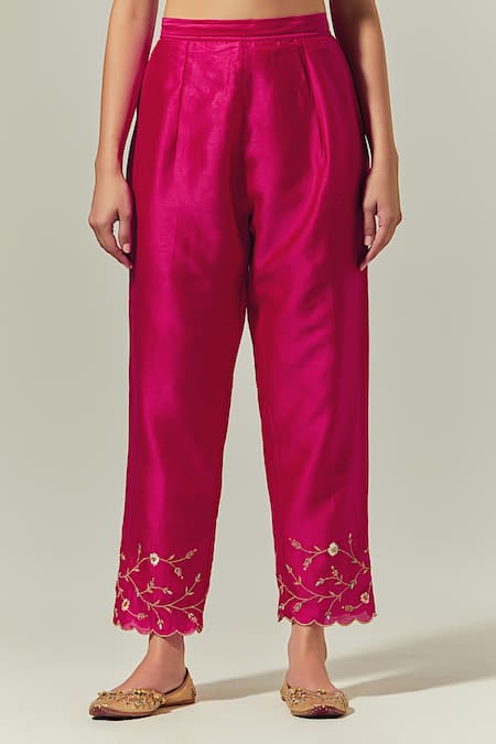 Anantaa By Roohi_Fuchsia Silk, Chanderi Embroidery Split V-neck Kurta Set With Dupatta _Online_at_Aza_Fashions