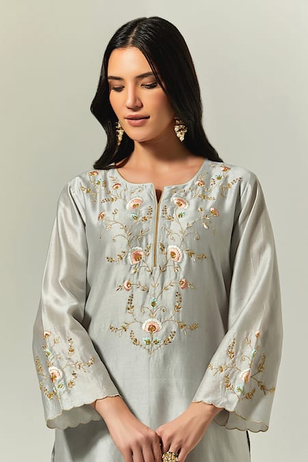 Anantaa By Roohi Gray Silk, Chanderi Embroidery Split V-neck Floral Kurta Set at Aza Fashions Anantaa By Roohi_Gray Silk, Chanderi Embroidery Split V-neck Floral Kurta Set _at_Aza_Fashions