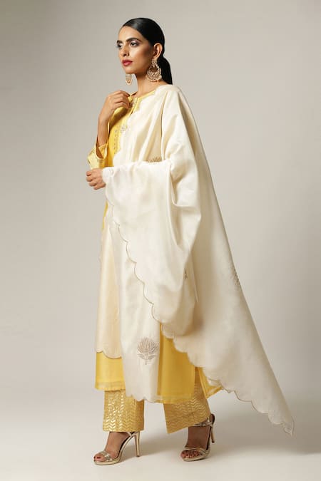 Anantaa By Roohi Silk Chanderi Embroidered Kurta Pant Set 