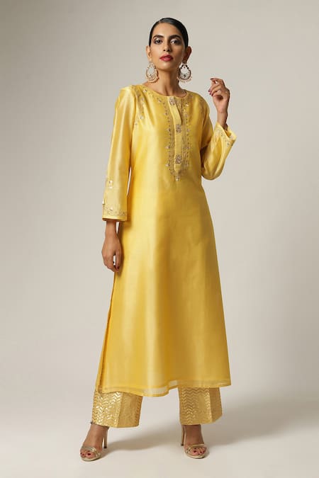 Anantaa By Roohi_Yellow Silk, Chanderi Embroidery Round Neck Kurta Pant Set _Online_at_Aza_Fashions