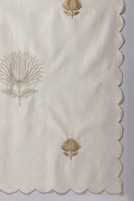 Anantaa By Roohi_Pink Silk, Chanderi Embroidery Round Neck Floral Kurta Pant Set _at_Aza_Fashions