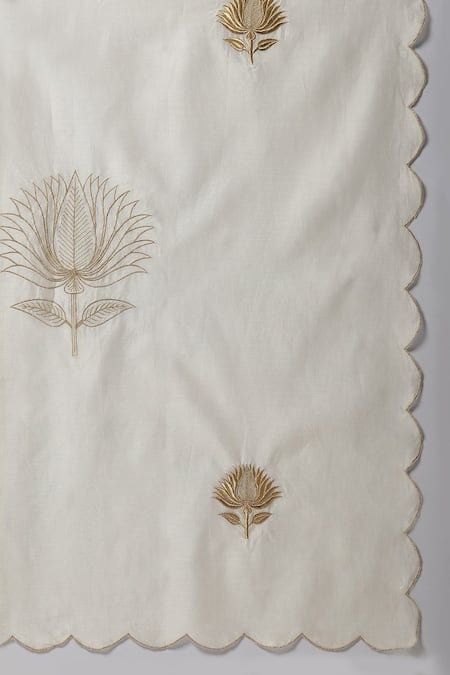 Anantaa By Roohi_Off White Silk, Chanderi Embroidery Round Neck Kurta Pant Set _at_Aza_Fashions