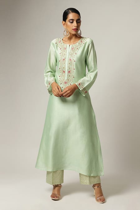 Anantaa By Roohi_Green Silk, Chanderi Embroidery Split V-neck Kurta Pant Set _Online_at_Aza_Fashions