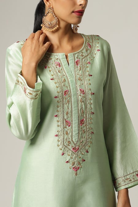 Buy_Anantaa By Roohi_Green Silk, Chanderi Embroidery Split V-neck Kurta Pant Set _Online_at_Aza_Fashions